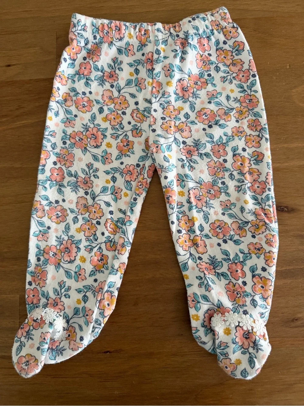 Daisy Fuentes Coral Top and Floral Footed Pants Set with Headband Size 6-9M